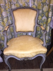 Restauration fauteuil par Tapissier Depasse Restauration fauteuil par Tapissier Depasse